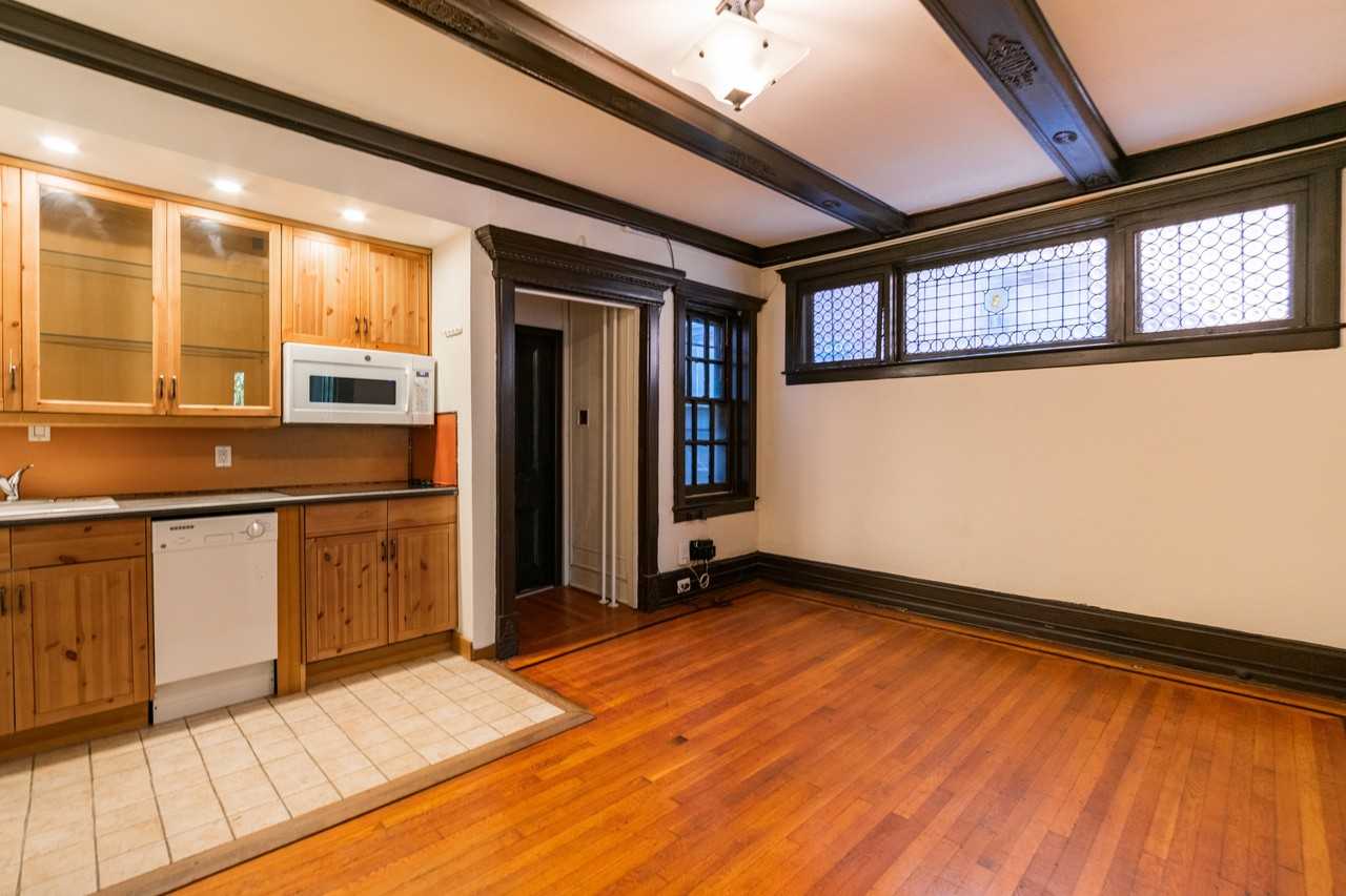 333 S 18th St Apt 2r #2R - Photo 3 of 10