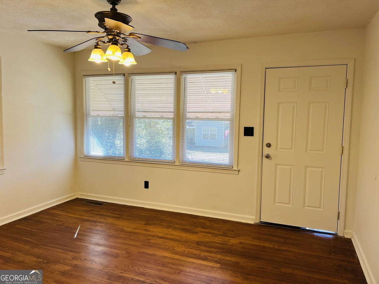 50 Lone Oak St - Photo 5 of 21