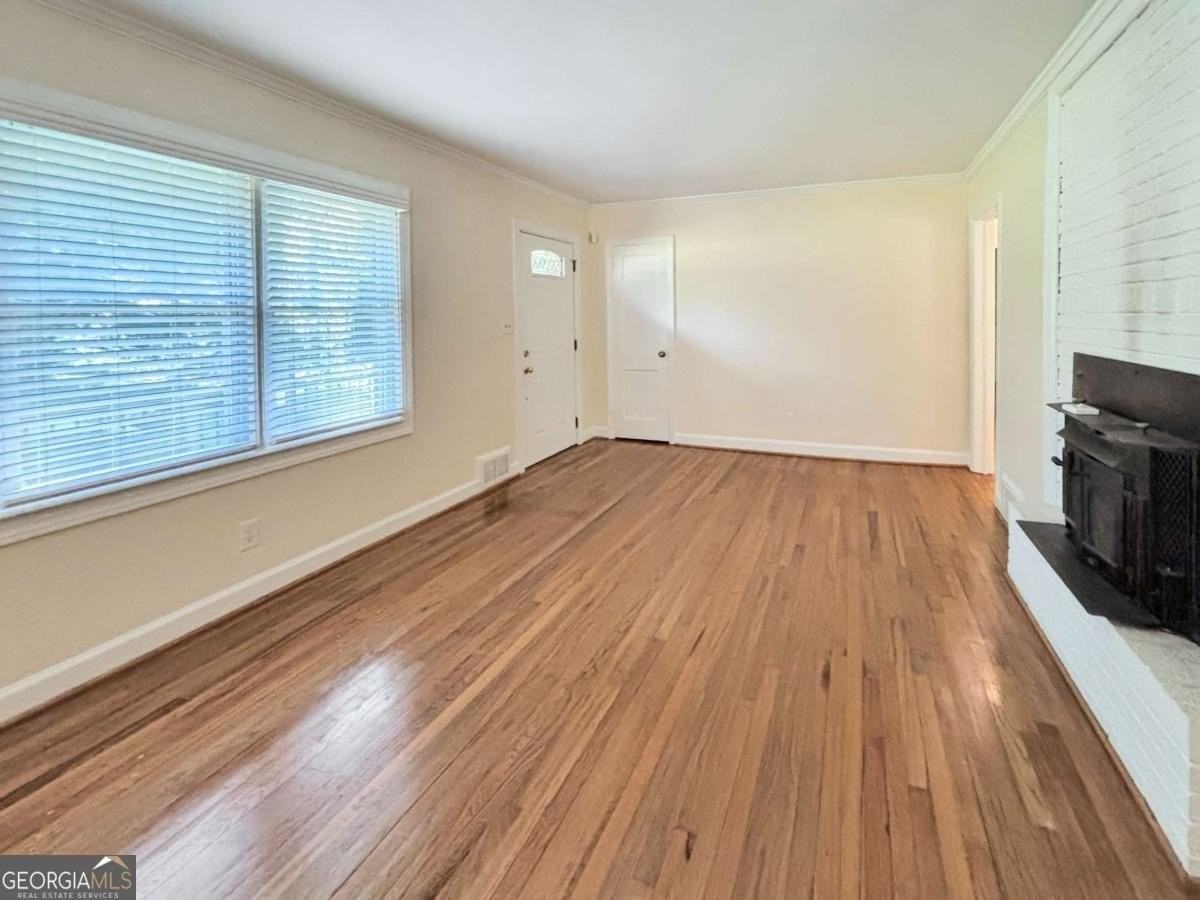 6058 Harleston Rd - Photo 5 of 30