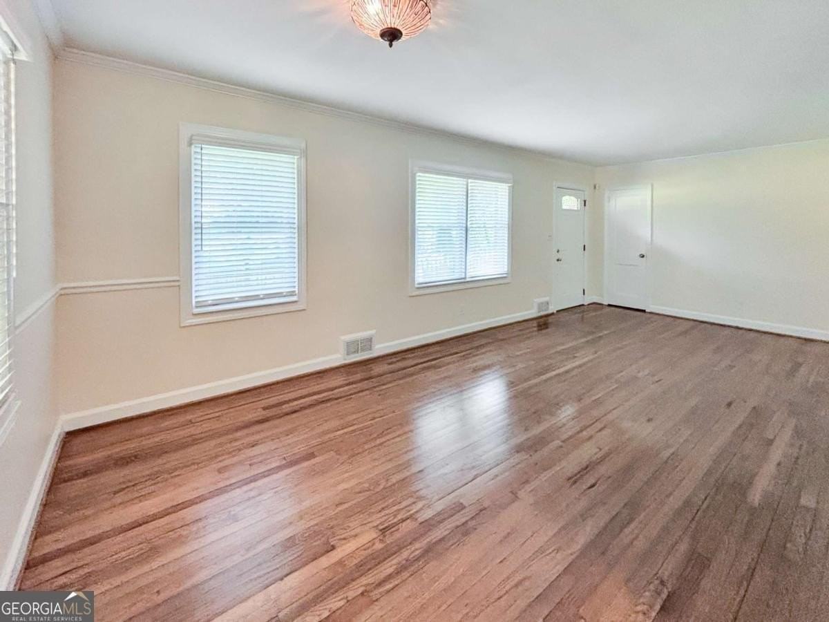 6058 Harleston Rd - Photo 7 of 30