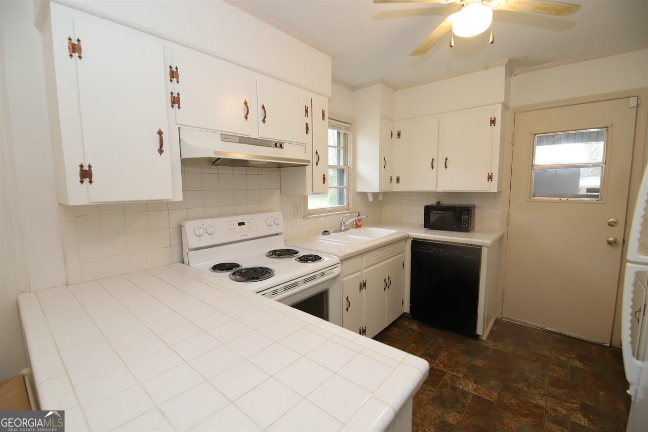 121 Alton Dr - Photo 5 of 12