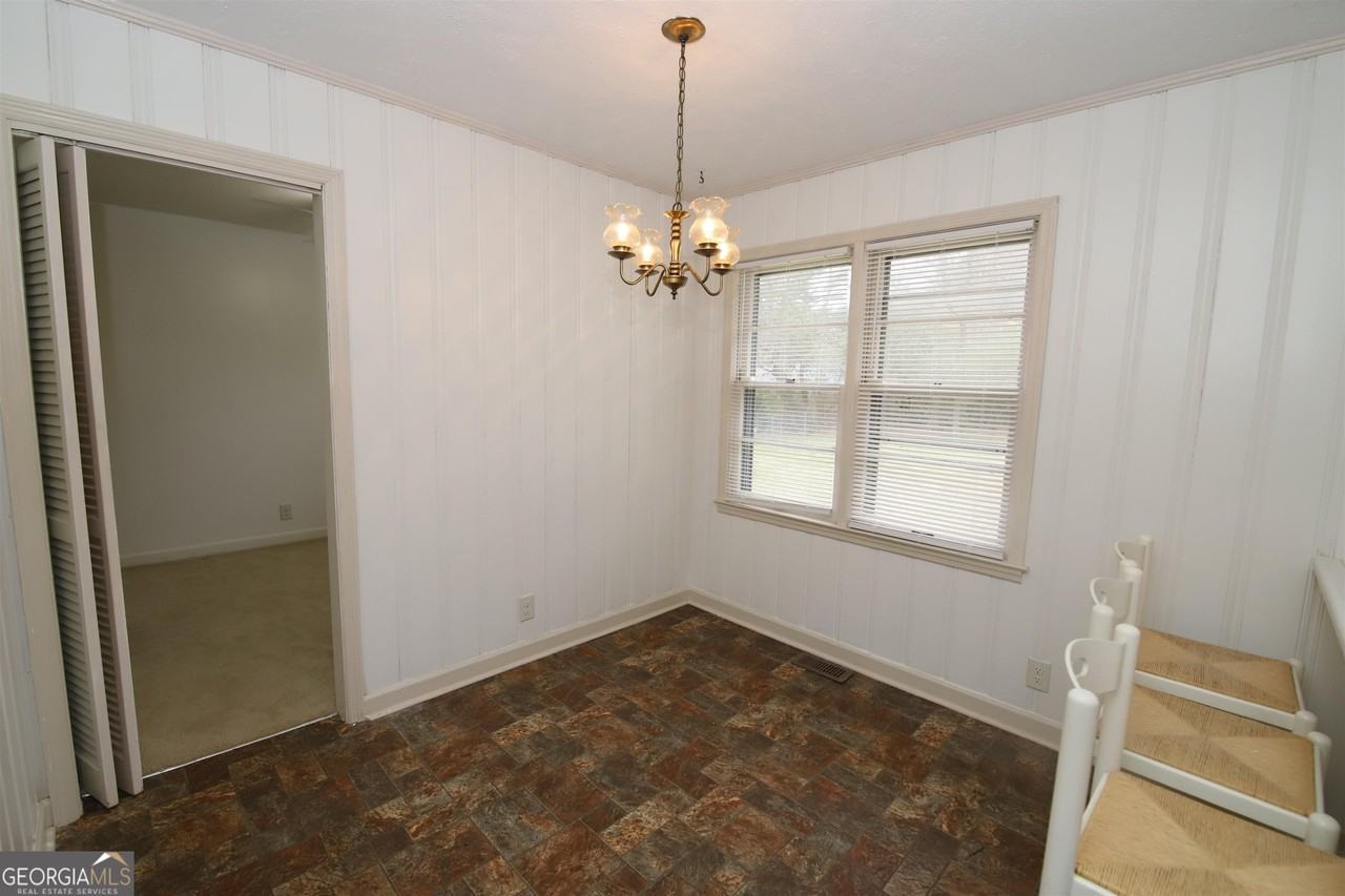 121 Alton Dr - Photo 7 of 12