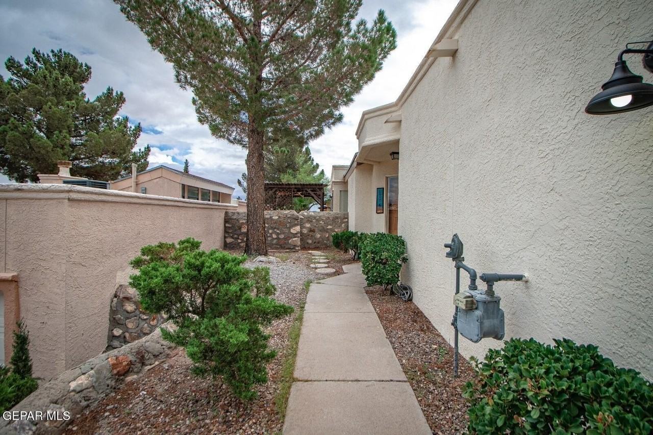 6806 Ridgley Way - Photo 2 of 27