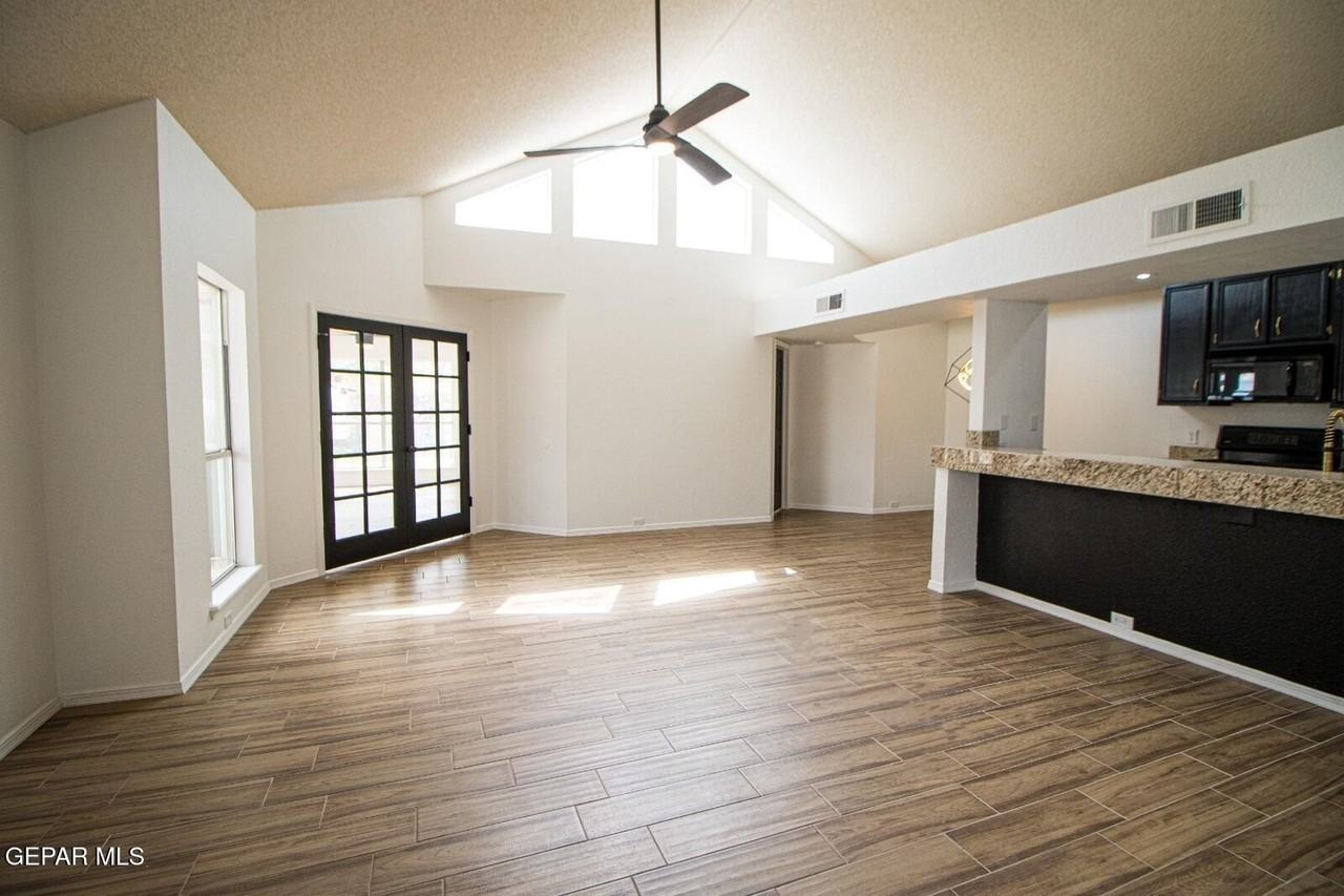 6806 Ridgley Way - Photo 4 of 27