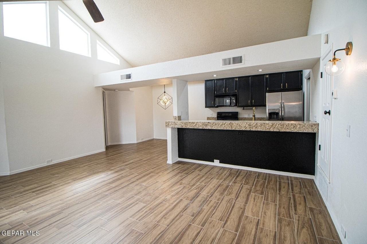 6806 Ridgley Way - Photo 5 of 27