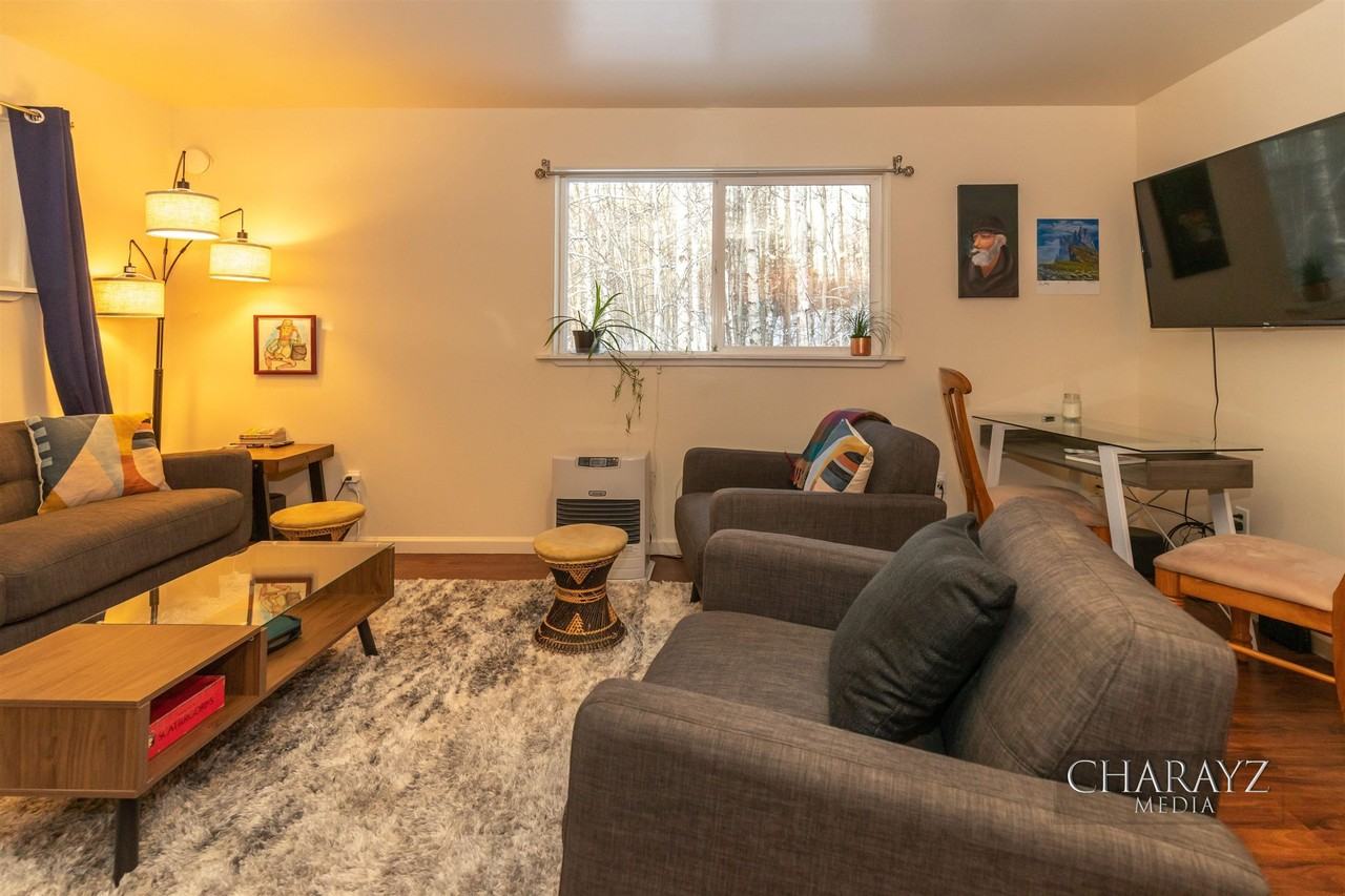 591 Alberta St #A - Photo 4 of 13