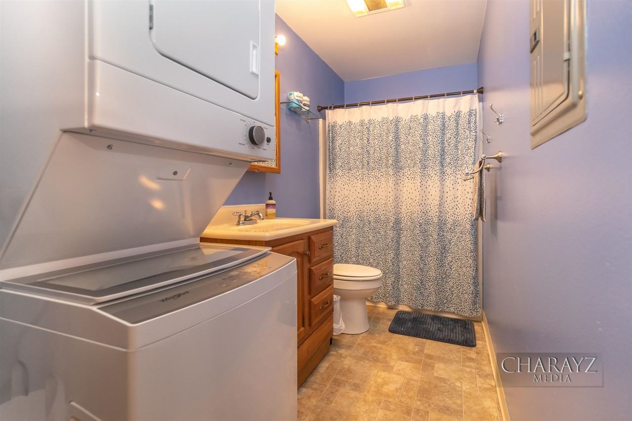 591 Alberta St #B - Photo 2 of 6