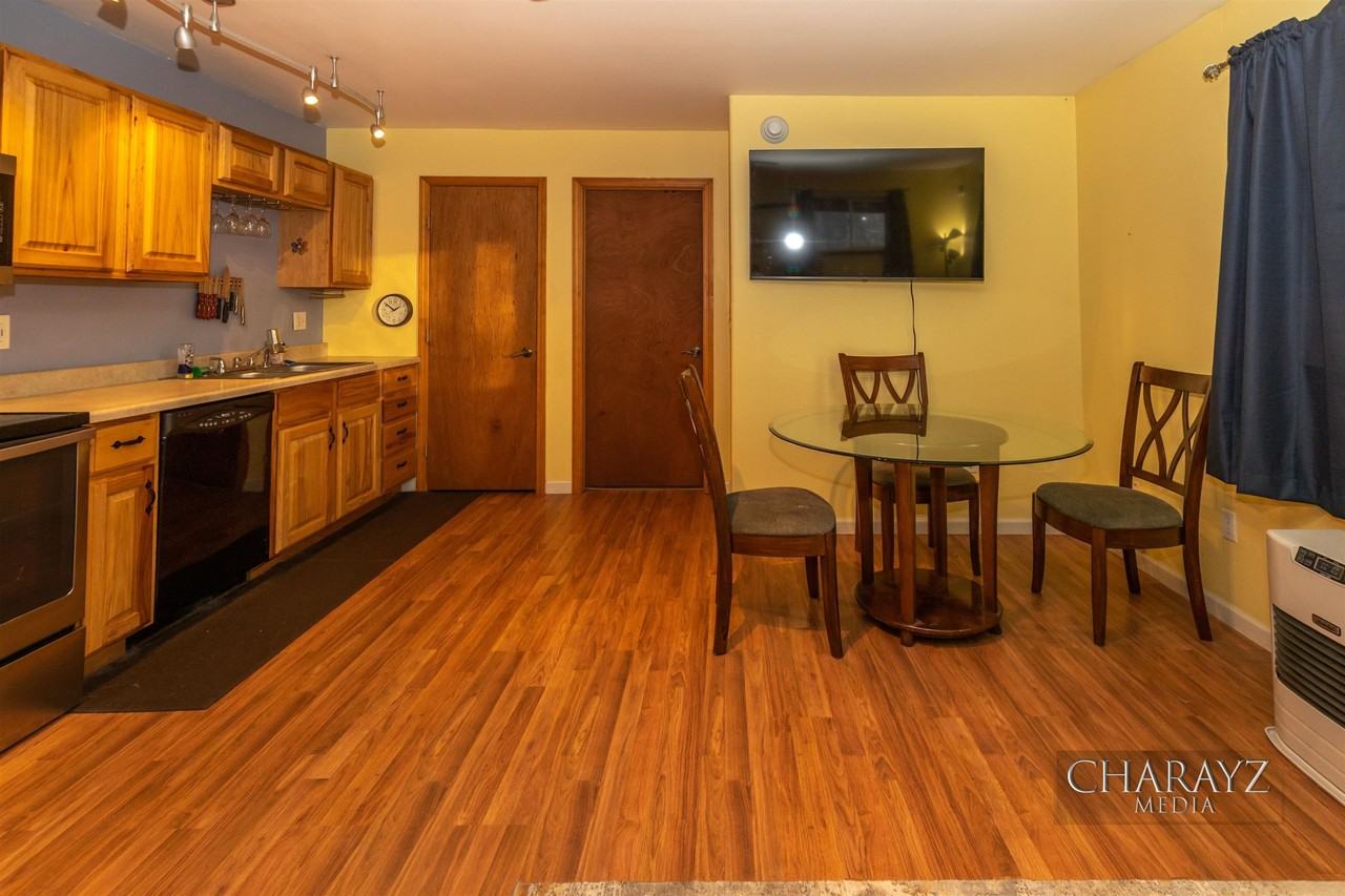 591 Alberta St #B - Photo 5 of 6