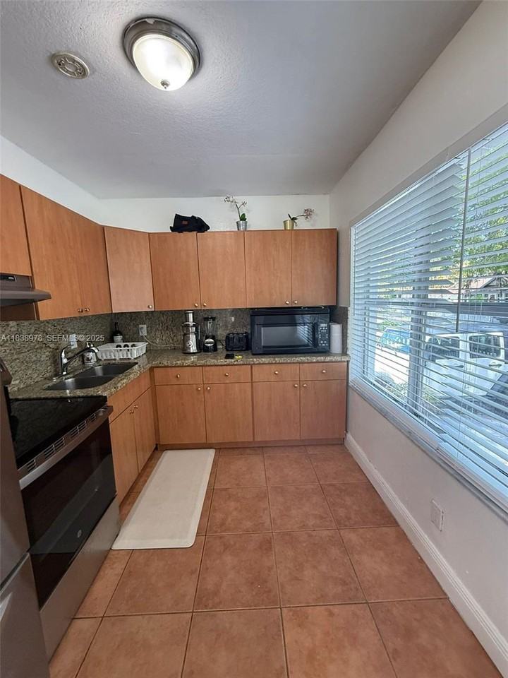 53 Northeast 43rd Street - Photo 4 of 38