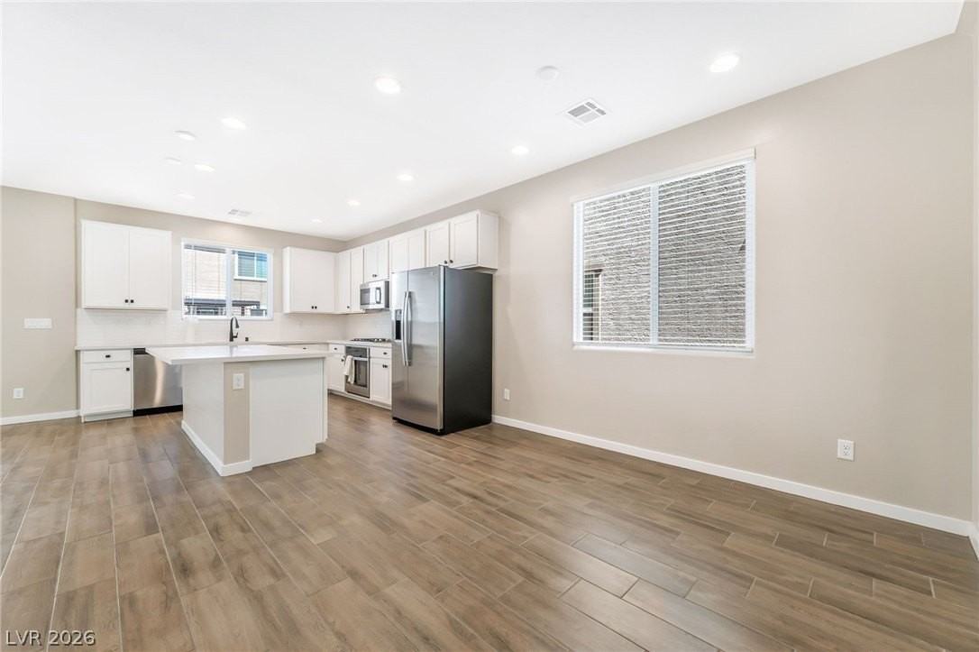 9850 Angel Valley Dr - Photo 6 of 35