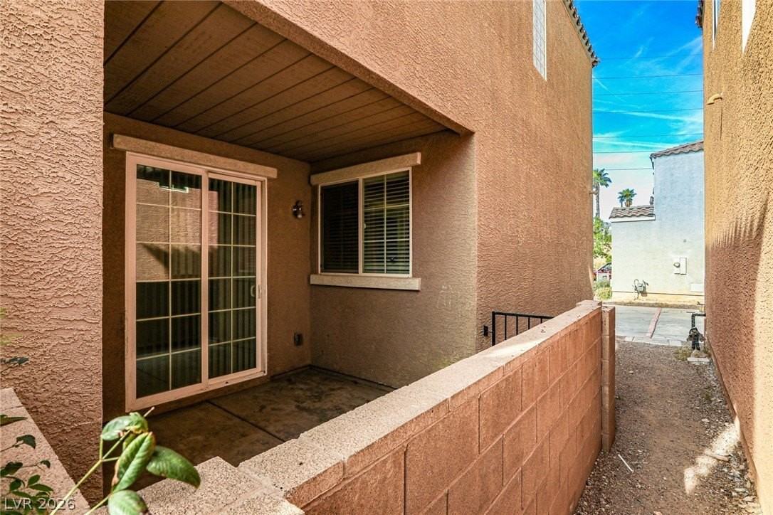 7560 Trendy Ct - Photo 4 of 45