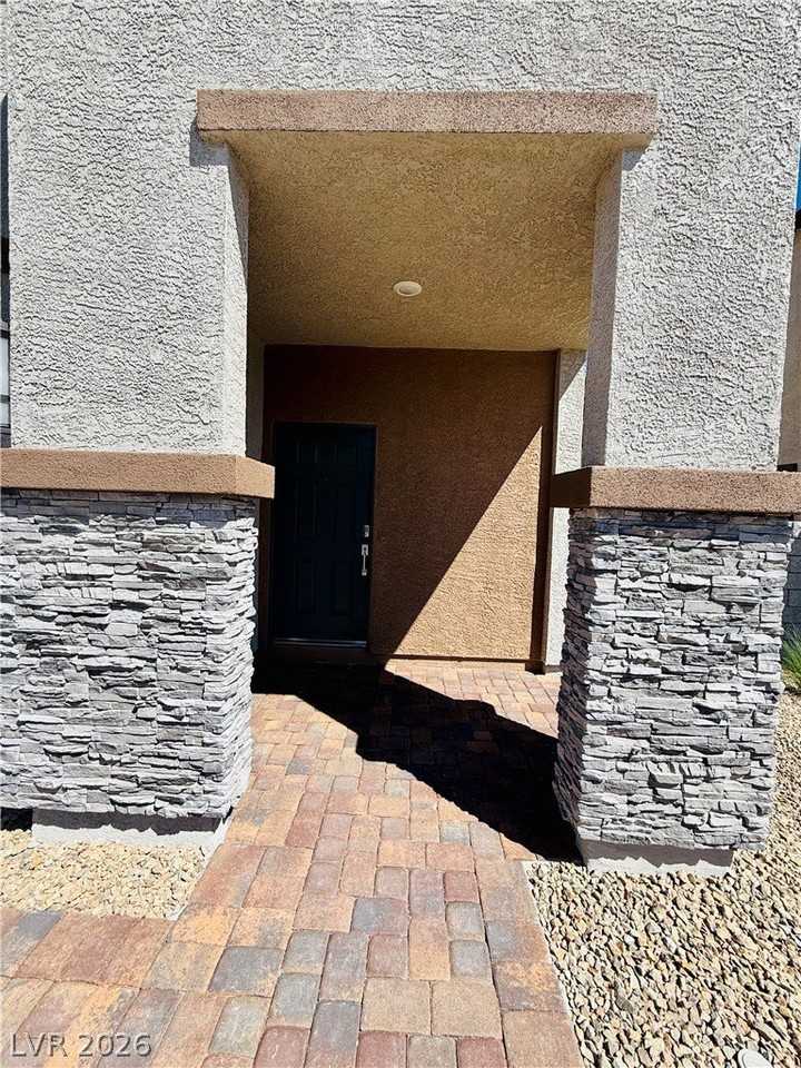 8388 Caldera Hills Ave - Photo 4 of 50