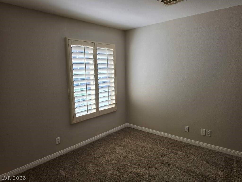 6912 Green Island Ave - Photo 3 of 12