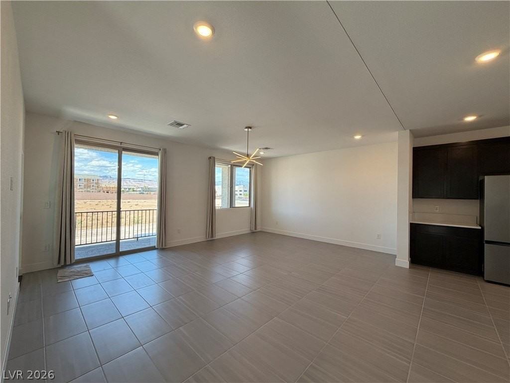 7346 S Pioneer Way - Photo 5 of 30