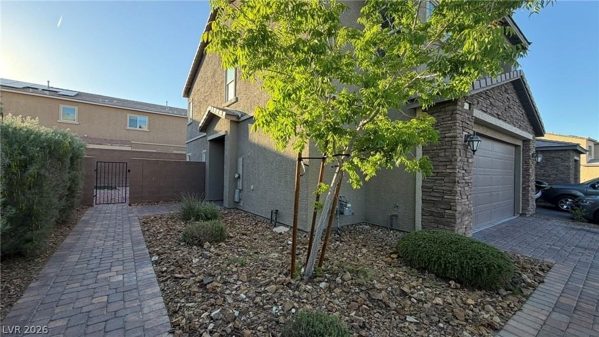 6943 Denio Island St - Photo 4 of 32