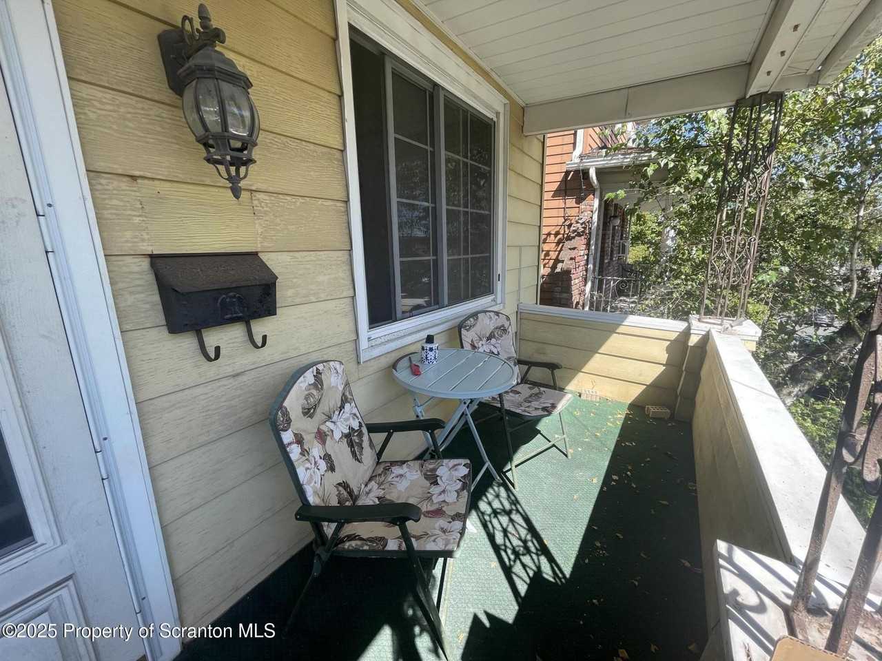 1031 Lincoln St Unit 1033 - Photo 2 of 9