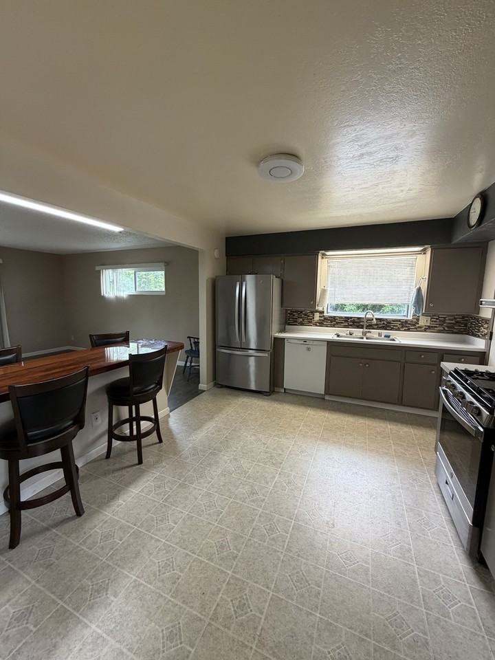 2409 Pomo Ct #1 - Photo 4 of 19