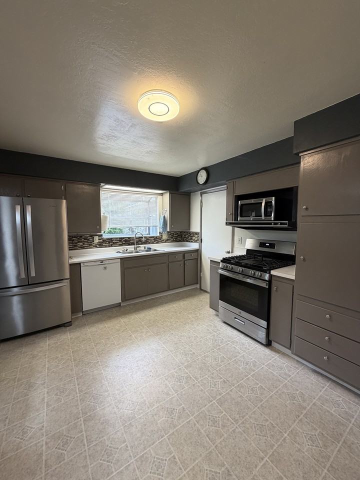 2409 Pomo Ct #1 - Photo 6 of 19