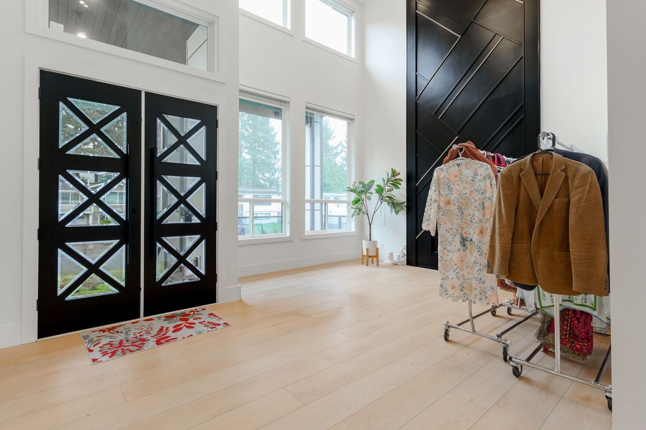 2485 Guilford Dr Uppr - Photo 2 of 50