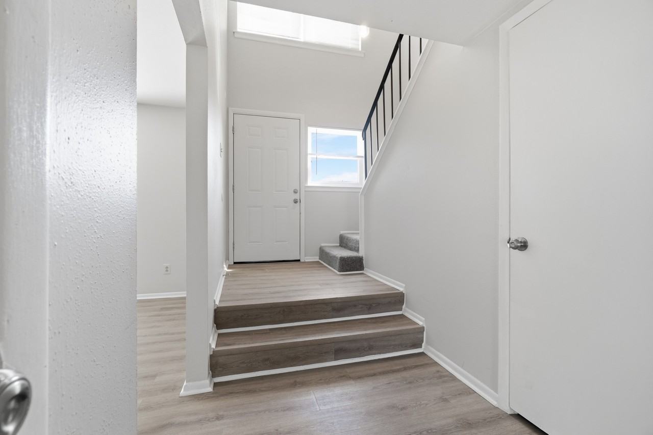 1261 Clydesdale Ln #1 - Photo 2 of 32