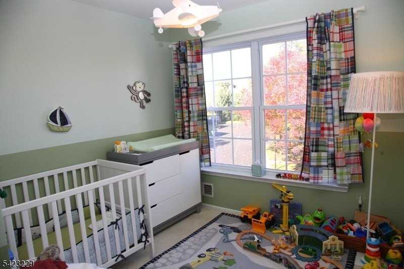 17 Castle Dr - Photo 7 of 14