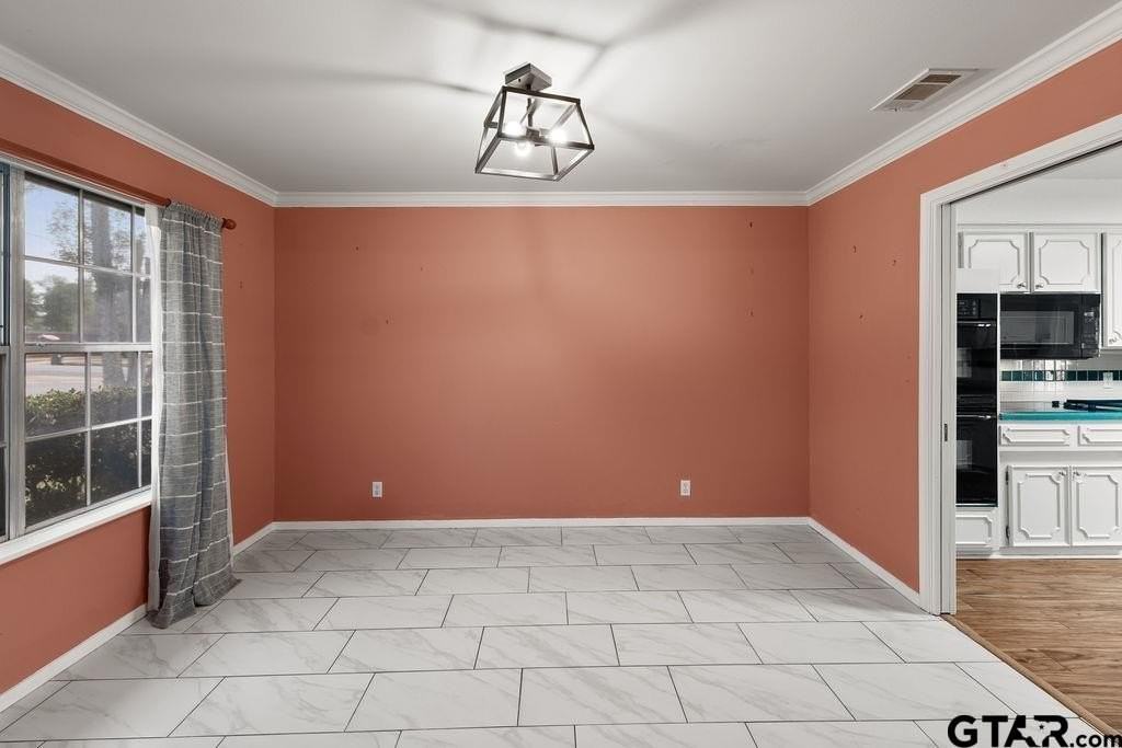 811 Trenton Dr - Photo 6 of 37