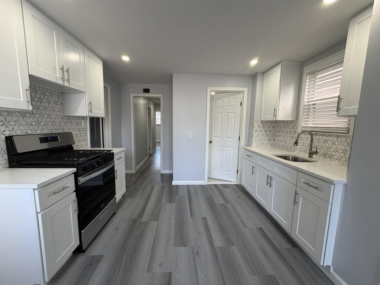 528 Kennedy Blvd #1 - Photo 4 of 10