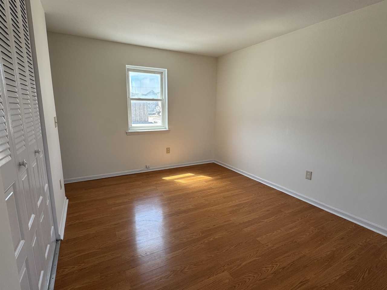 81 70th St #19 - Photo 6 of 8