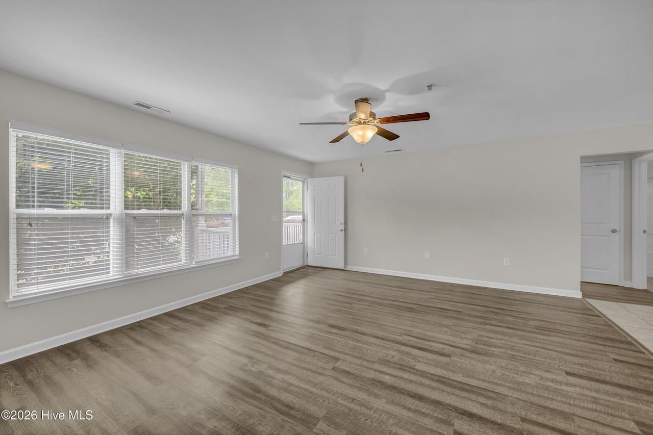 4429 Jay Bird Cir #103 - Photo 7 of 33