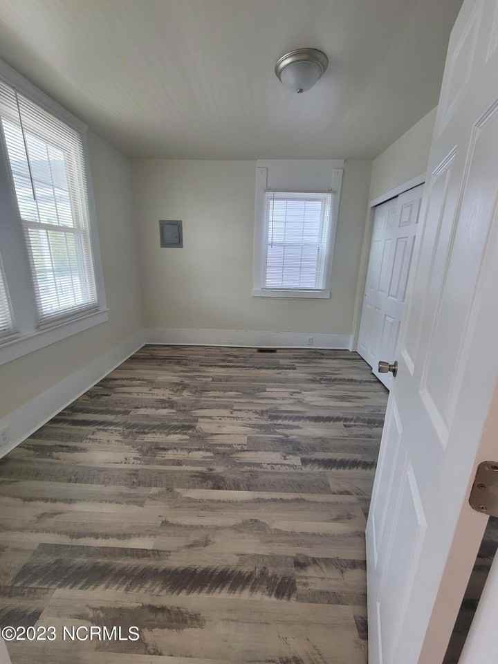 112 S 12th St - Photo 4 of 24