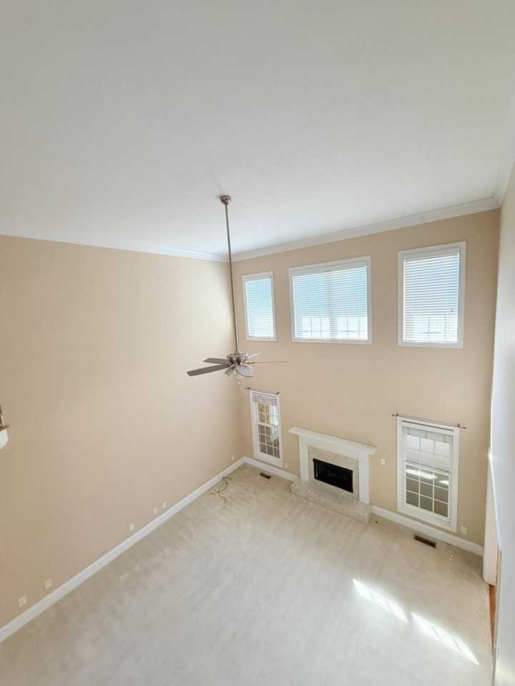 1605 Jamestown Ave - Photo 7 of 50