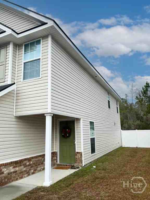 219 Grandview Dr - Photo 2 of 5