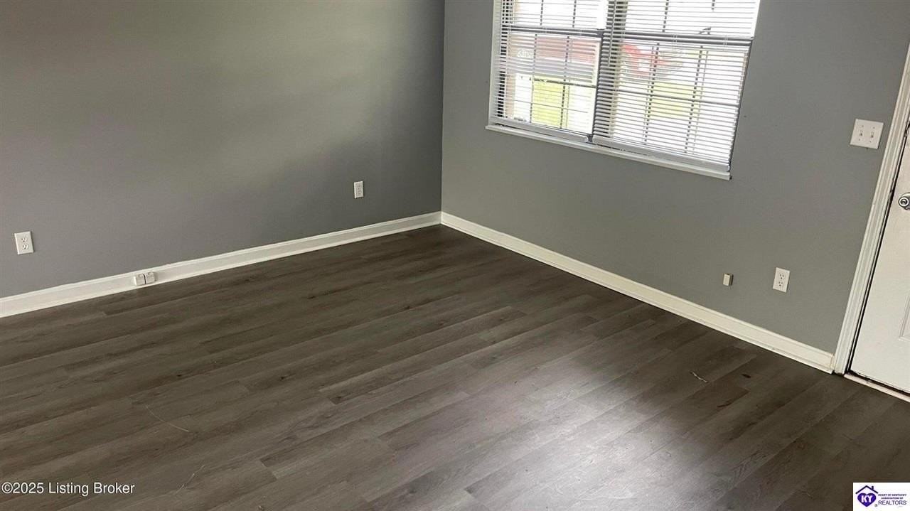 314 Crossgate Rd - Photo 4 of 16