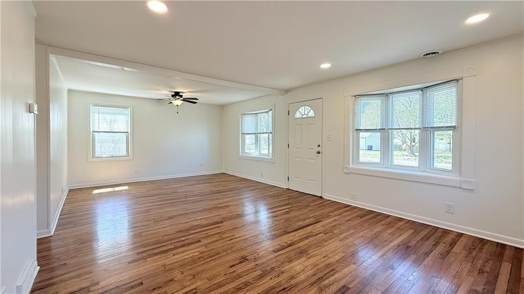 7601 Foster St - Photo 3 of 17