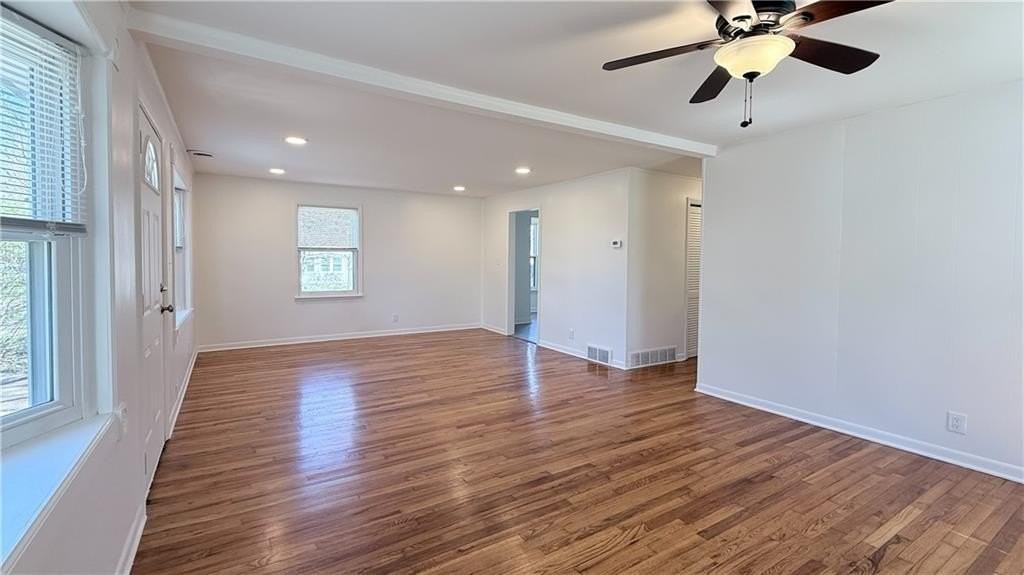 7601 Foster St - Photo 4 of 17