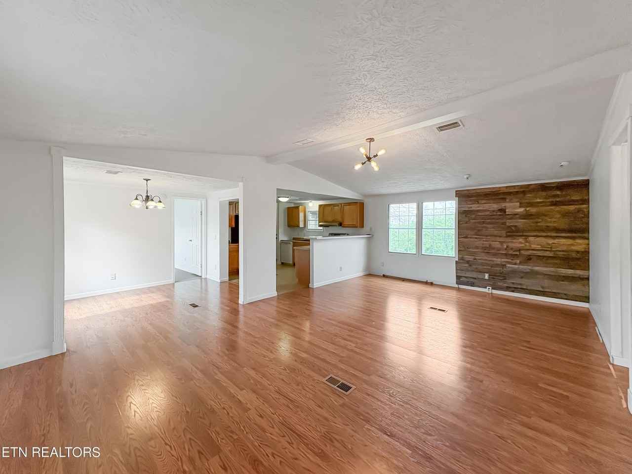 1016 Level Dr - Photo 3 of 9