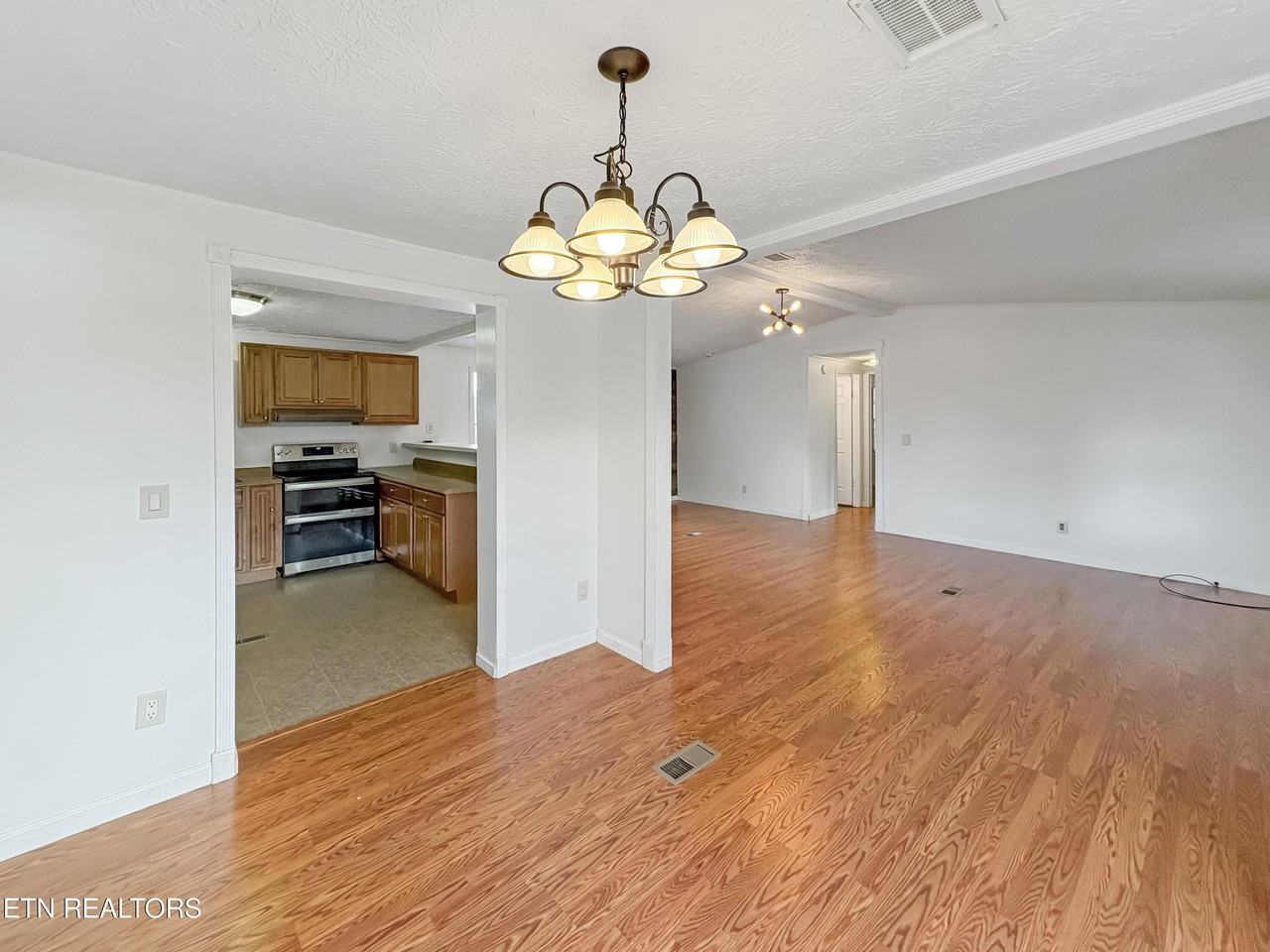 1016 Level Dr - Photo 5 of 9