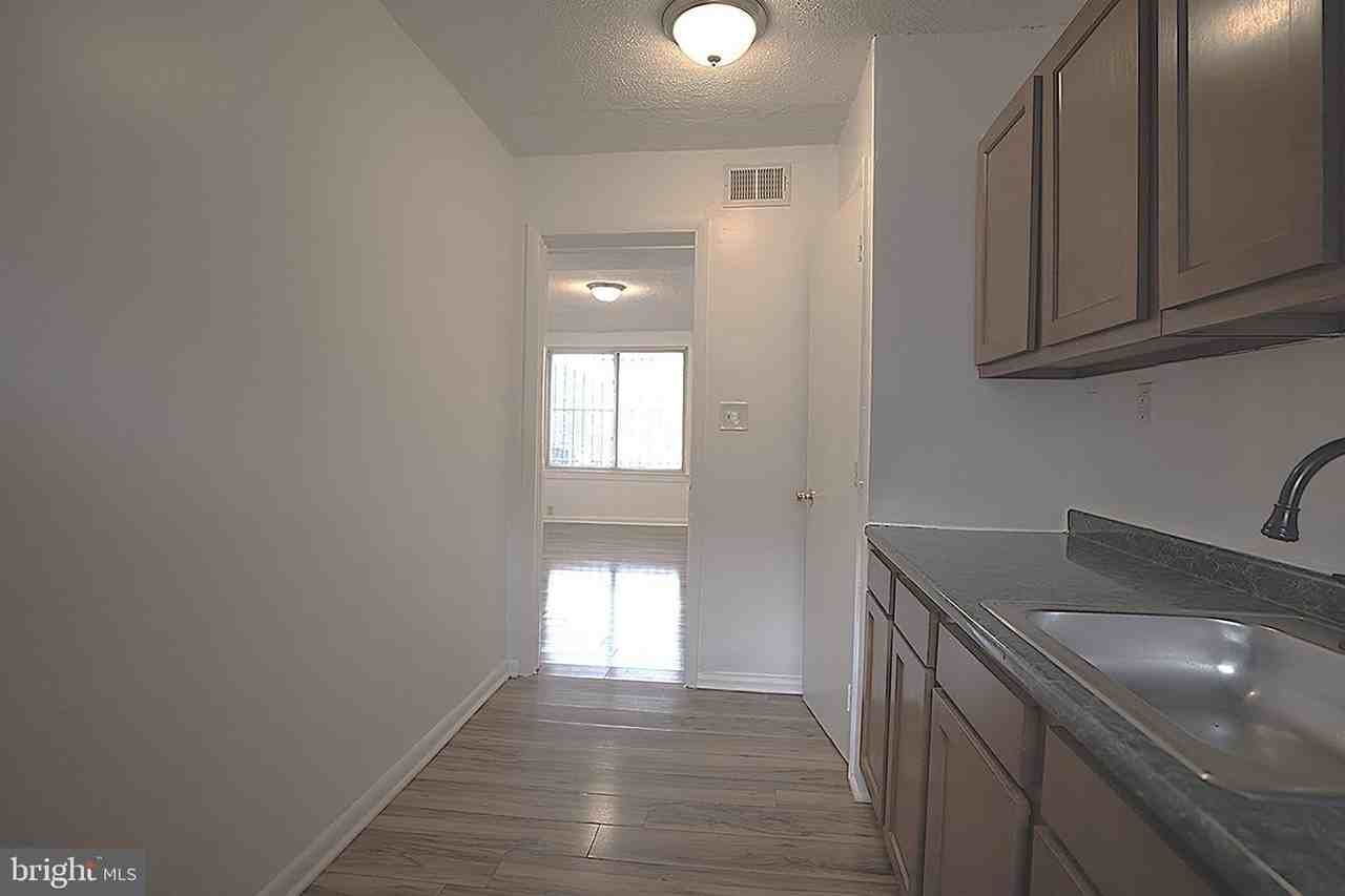 4329 Halley Ter Se - Photo 5 of 8