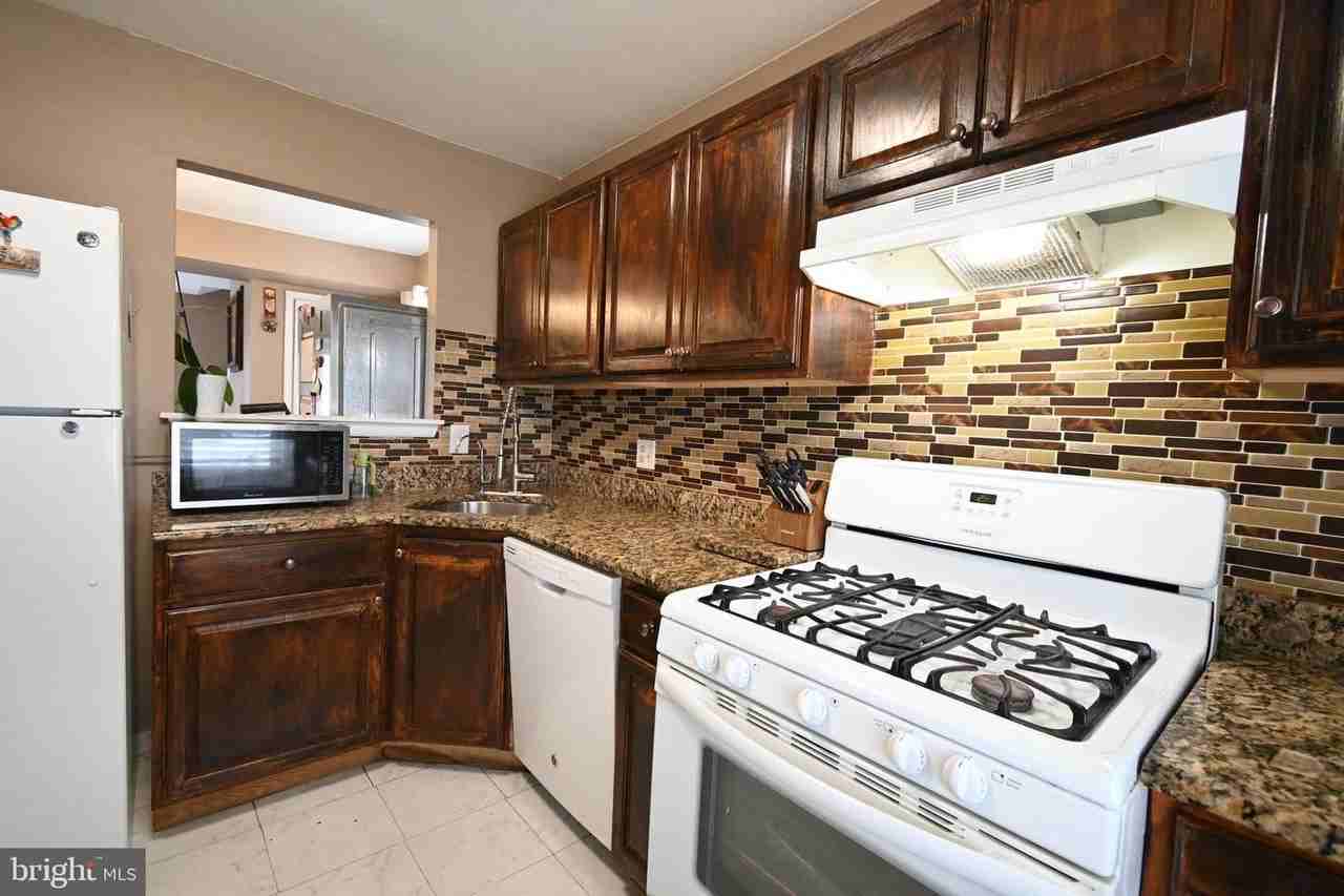 36 Danbury Dr - Photo 3 of 19