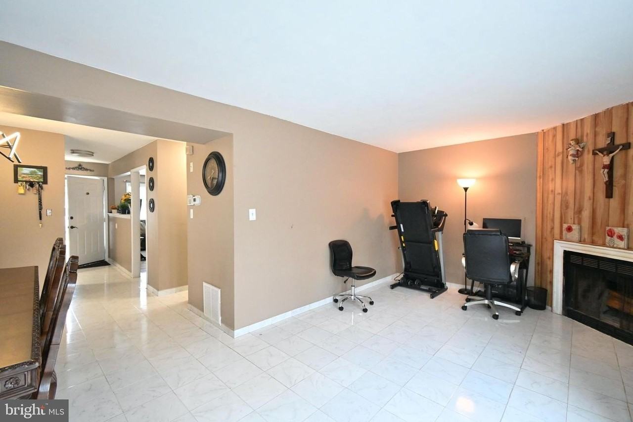 36 Danbury Dr - Photo 6 of 19