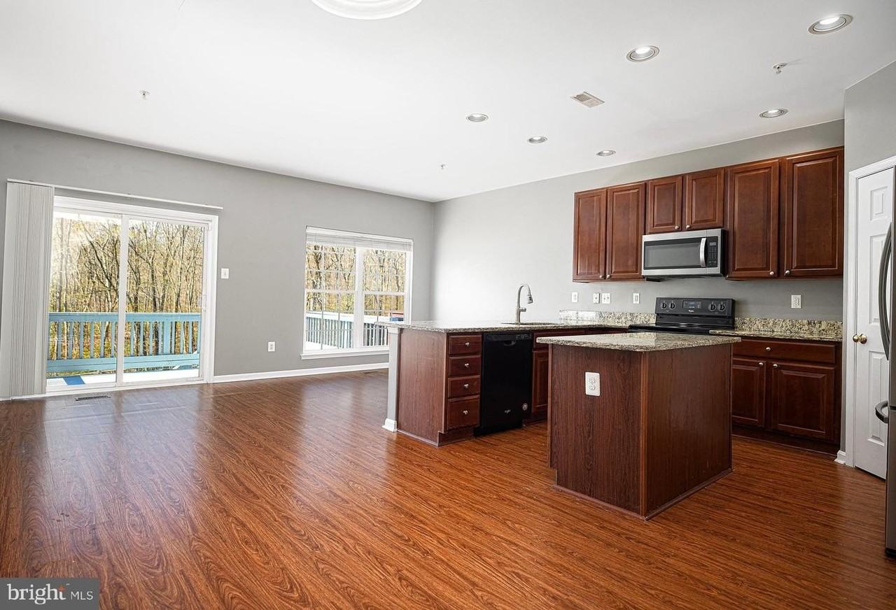 2902 Indiansummer Ct - Photo 4 of 29