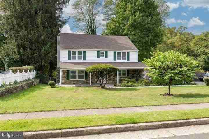 1226 Fleetwood Rd - Photo 5 of 50