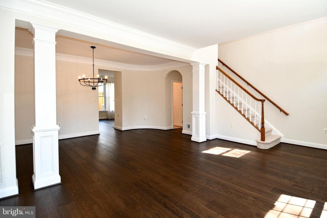 301 Hillwood Ave - Photo 4 of 50