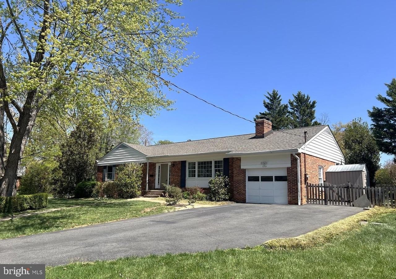 1201 Allendale Rd - Photo 5 of 50