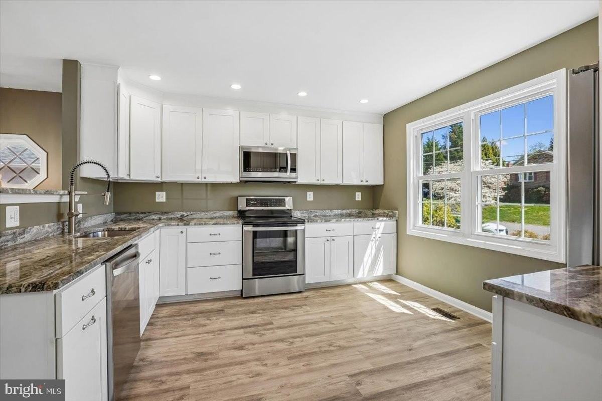 6904 Chelsea Rd - Photo 2 of 15