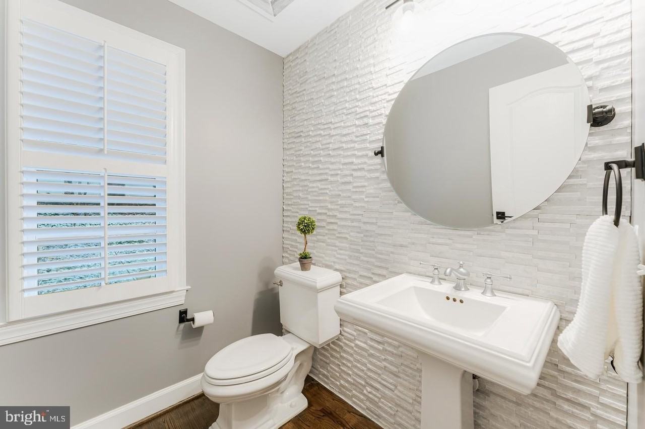 7814 Crownhurst Ct - Photo 6 of 50