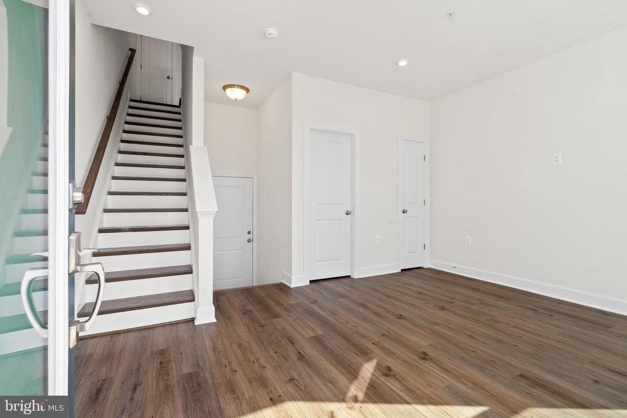 Watermans Dr - Photo 3 of 50