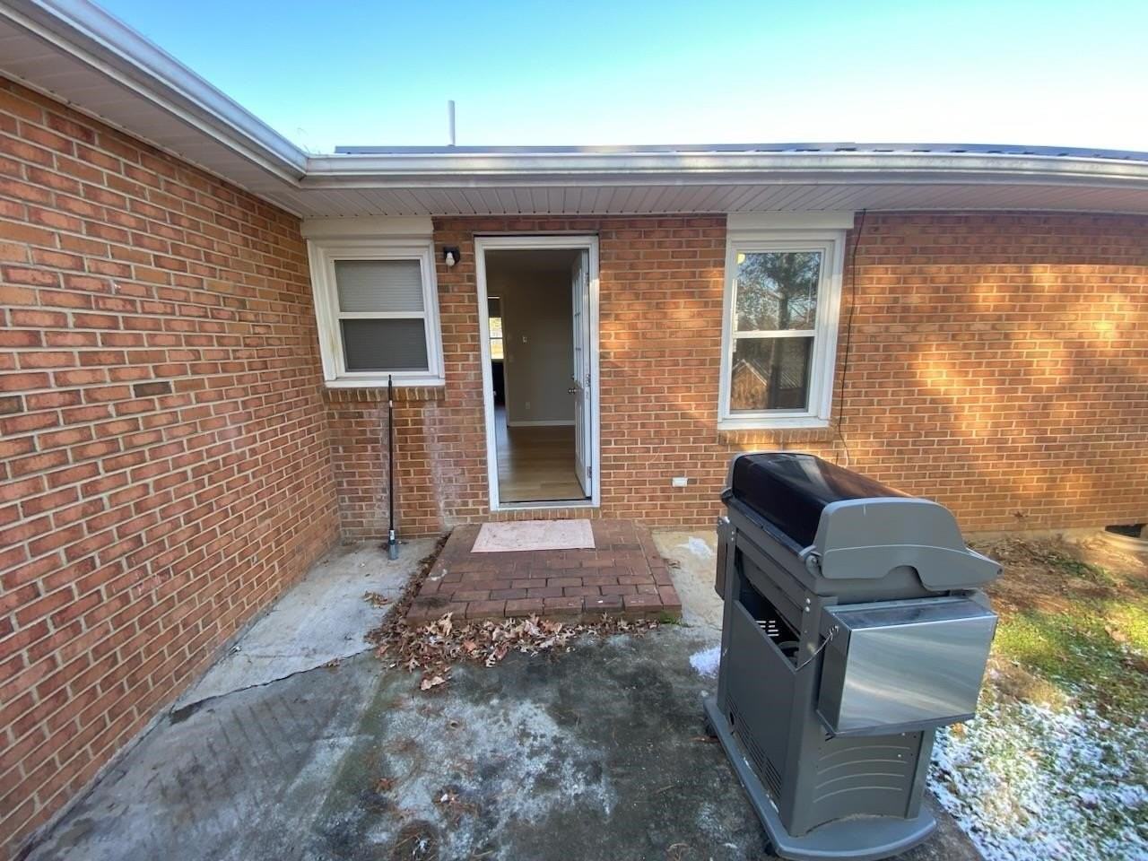 190 Church St - Photo 2 of 19