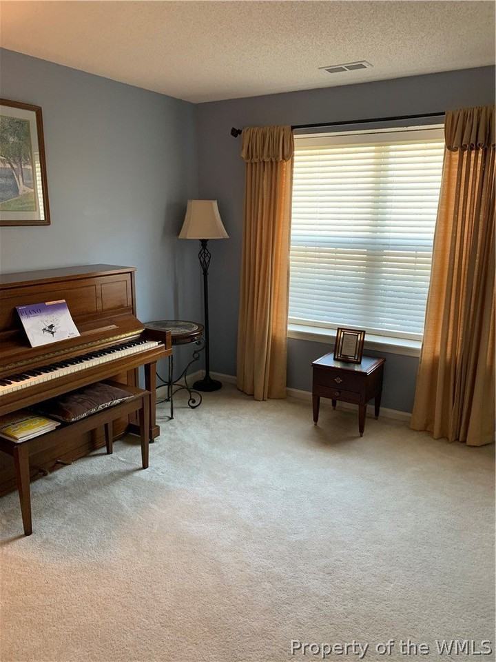 403 Settlement Dr - Photo 7 of 11