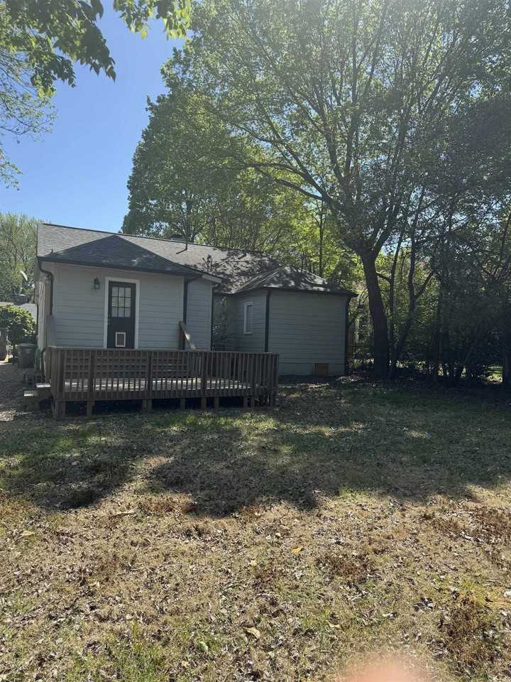 193 Alexander St - Photo 2 of 24